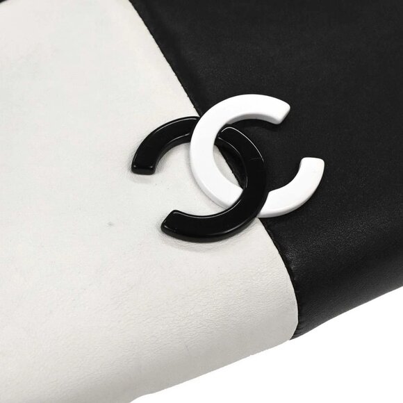 Chanel Black Lambskin Handbag - Picture 6 of 10